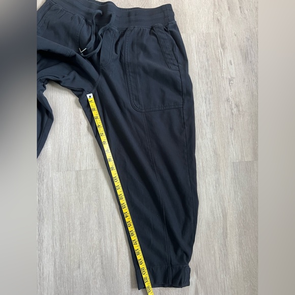 Athleta Farallon Weekender Pant Med Petite - Picture 10 of 10